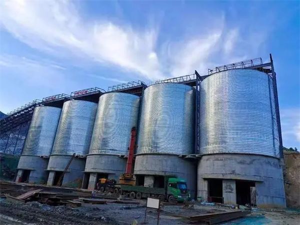 大足螺旋咬口钢板仓施工现场